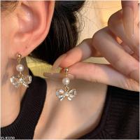 M35-85350 韓版蝴蝶結珍珠鑲鑽銀針耳...